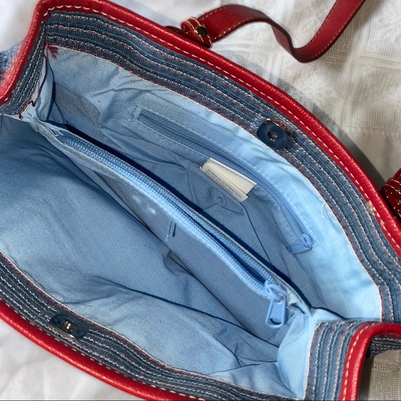 LIZ CLAIBORNE CLOTH PURSE withFLOWER ACCENT NEW - Picture 3 of 3